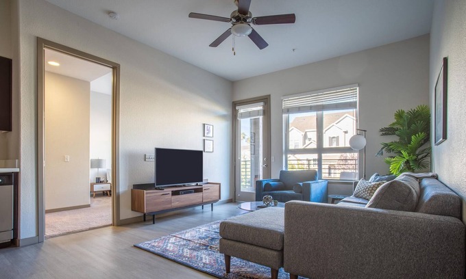 Morse Park Apartment | Fantastic 2BR in Sunnyvale, Gym + Pool