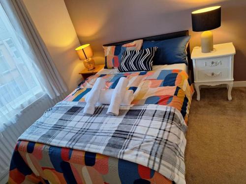 Chatham Apartment | Fantastic 3-bed with free parking & Wi-Fi Located in Chatham Kent
