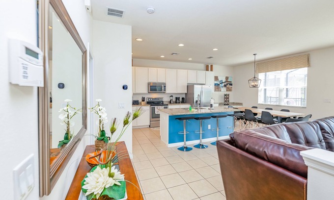 Bellavida House | Fantastic 4br 3ba with Pvt Pool with Lake view near to Disney