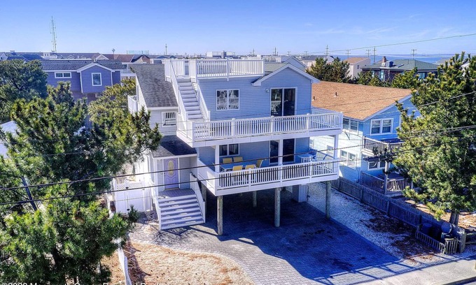 North Beach Haven House | Fantastic Beach Block House With Heated Pool!