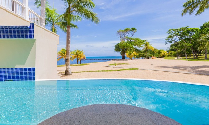 Lawson Rock Condo | Fantastic beachfront 1 bedroom getaway