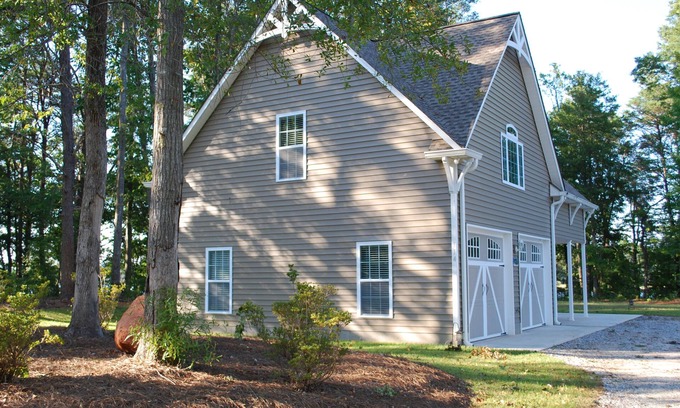 Inman Cottage | FANTASTIC Cottage - Amazing Panoramic Views - HUGE Water Front Level Lot Private