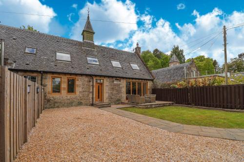 Arden Apartment | Fantastic Cottage in Loch Lomond National Park