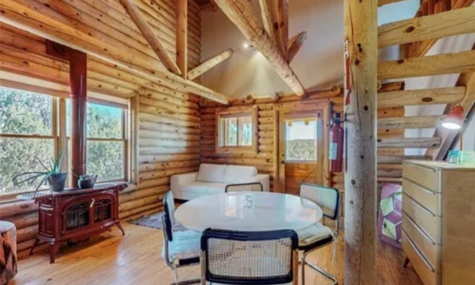 Las Campanas Cottage | Fantastic Cozy Modern Log Cabin
