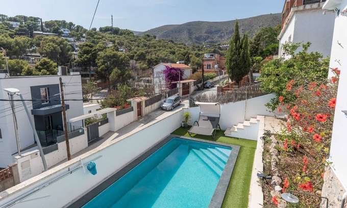 Castelldefels House | Fantastic detached house in quiet area 5 minutes walk from the beach.