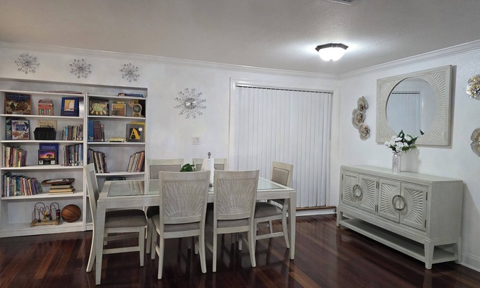 Tampa House | Fantastic king bedroom and pool in 3 min from Tampa airport