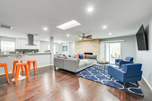 Northwest Dallas House | Fantastic Luxury 5 BR with Hot-tub close to Downtown Dallas