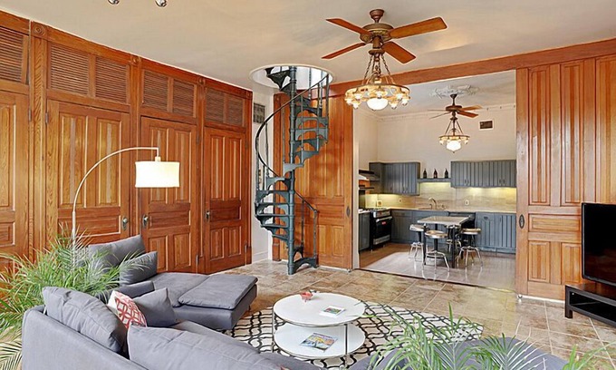 Touro House | Fantastic spacious garden apartment