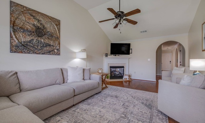 Hoover House | Fantastic Townhouse in Hoover which is Close to Baseball Fields and Food