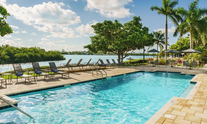 Marathon Hotel | Fantastic View! Amazing Room, FREE Breakfast, Outdoor Pool, Private Parking