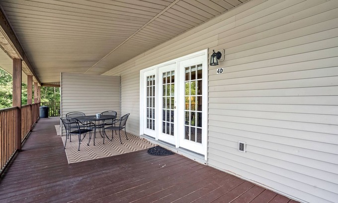 Almo Condo | FANTASTIC VIEWS OVERLOOK KENTUCKY LAKE - COVERED BOAT SLIPS & BOAT RENTALS