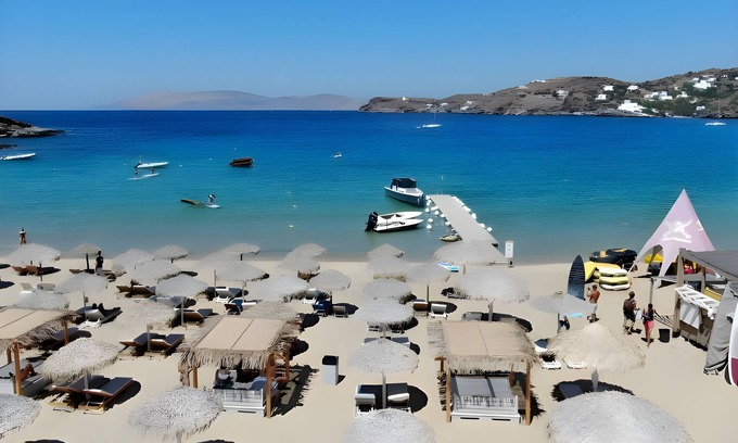 Mylopotas Hotel | Far Out Beach Resort & Camping