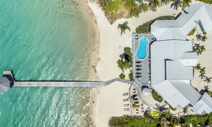 North Side House | Far Tortuga: 20 Adults Single Level Beach Villa w/Heated Pool and Private Dock