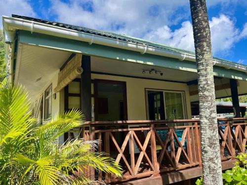 Paopao House | Fare Kale Tiahura