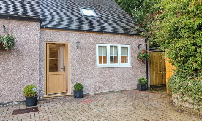Farley Cottage | FARLEY COTTAGE II, romantic, character holiday cottage in Alton