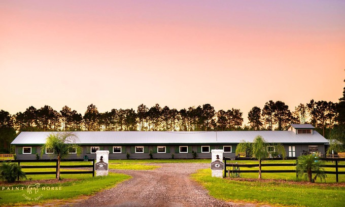 St. Augustine Apartment | Farm Living is the Life! Come stay at the Horse Farm in Barn Apartment