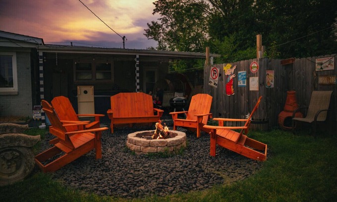 West Newton Other | Farm Ranch/Huge Hot tub/Retro/Solar/15 Downtown