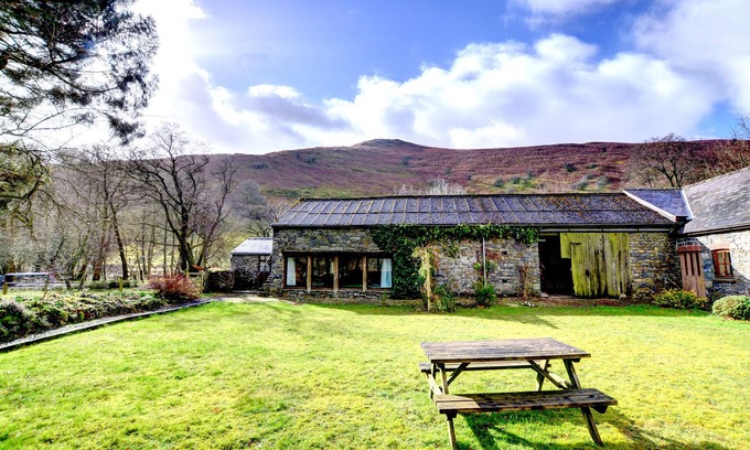 Builth Wells House | Farm Studio - One Bedroom House, Sleeps 2