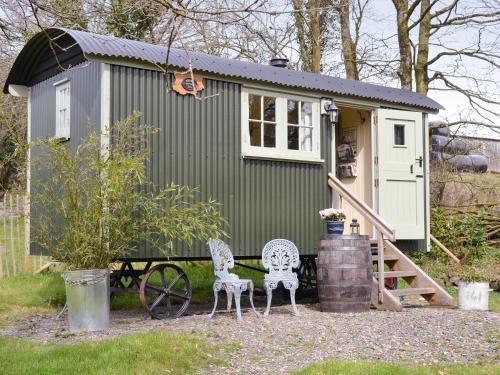 Stowford House | Farmer Oaks Hut