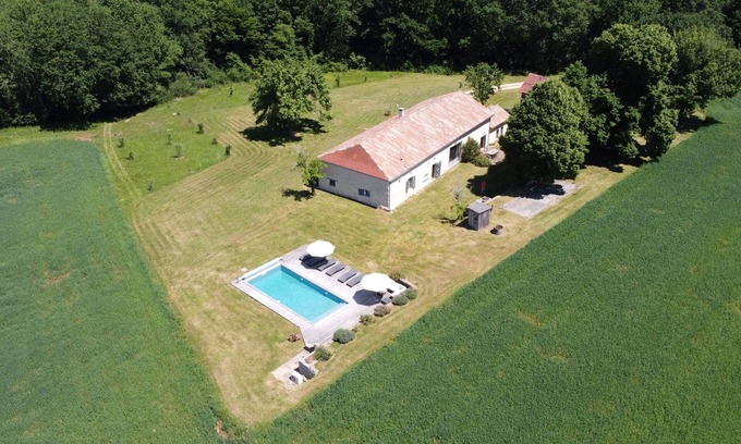 Sainte-Alvere-Saint-Laurent-les-Batons House | Farmhouse well renovated with heated pool, Jacuzzi, sauna, home cinema