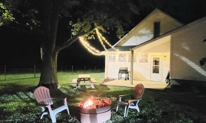 Johnson County Other | Farmhome on 80 acres, Fire Pit, Close to UCM, Whiteman AFB, Kansas City, Pets OK