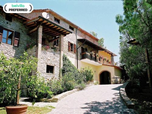 Monte Santa Maria Tiberina House | Farmhouse in Umbria near Palazzo Bourbon