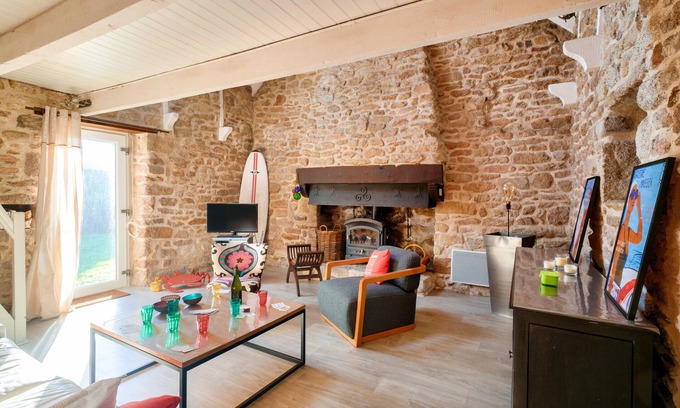 Saint-Guenole Ski Chalet | Farmhouse 750m from the port of Saint Guénolé