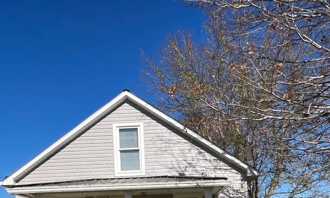 Monticello Other | FARMHOUSE COTTAGE WITH LOTS OF PARKING AND CLOSE TO LAKE