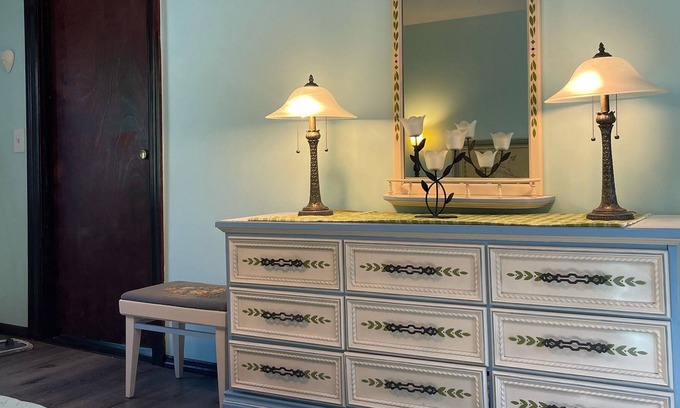 White Lake House | Farmhouse guest suite