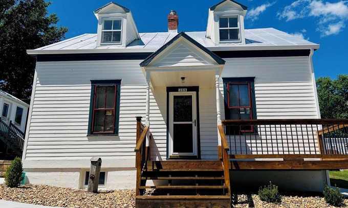 Hermann House | Farmhouse on 6th St