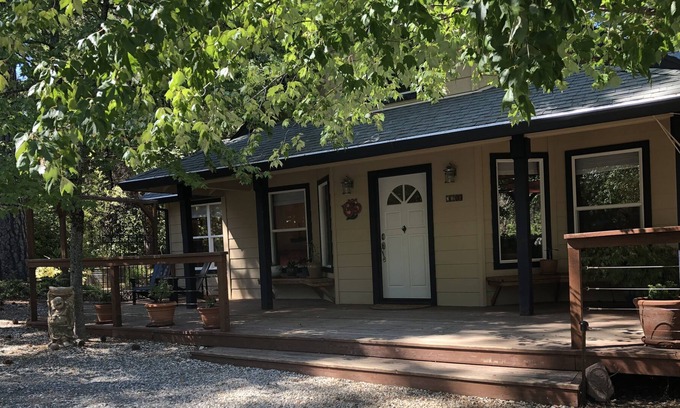 Georgetown Other | Farmhouse w/yoga studio, 1 acre pond, gigantic labyrinth, multiple hiking trails