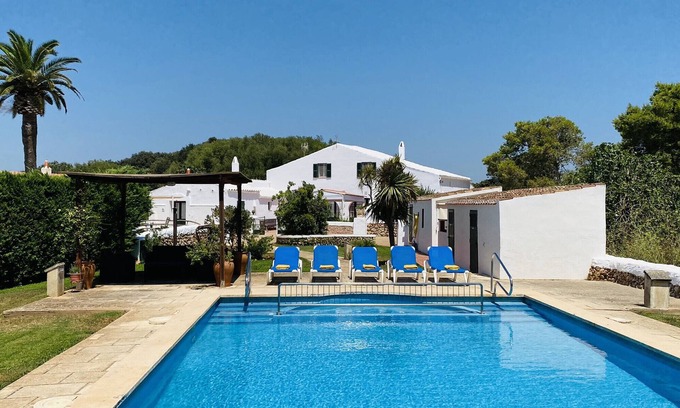 Alayor Villa | Farmhouse with pool and padel court, free WiFi