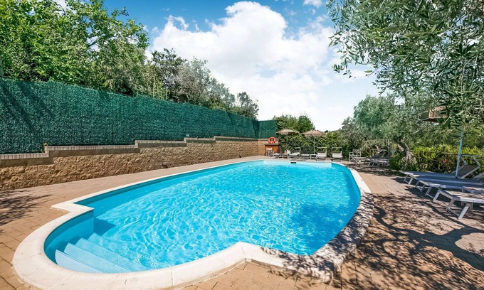 Gavignano Cottage | Farmhouse With Swimming Pool in Poggibonsi