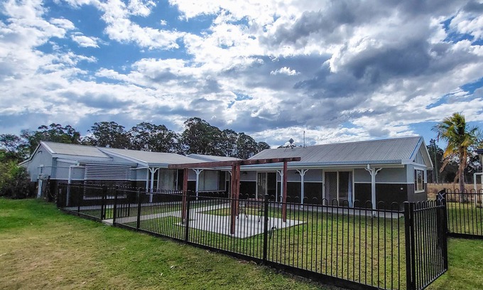 Braunstone Other | Farmstay Farm Experience - close to Grafton CBD. Quiet and peaceful large house