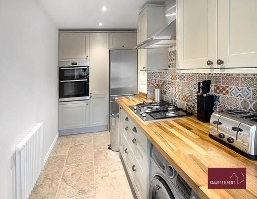 Rushmoor District Apartment | Farnborough - Newly Refurbished 2 Bedroom Home