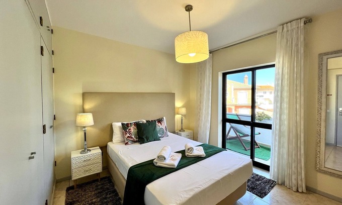 Montenegro Apartment | FARO AIRPORT FLAT 6 by HOMING