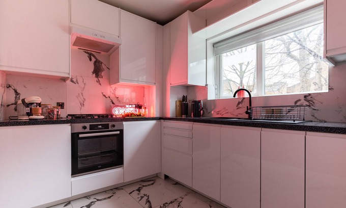 Putney House | Fast WiFi, free parking, London getaway