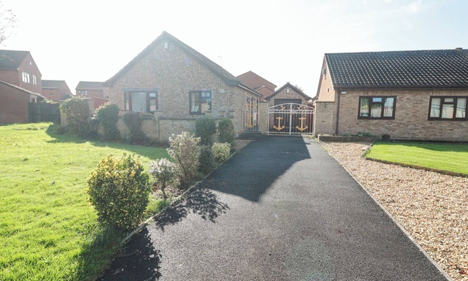Burnham-on-Sea Cottage | FATIMA, family friendly, with a garden in Burnham-On-Sea