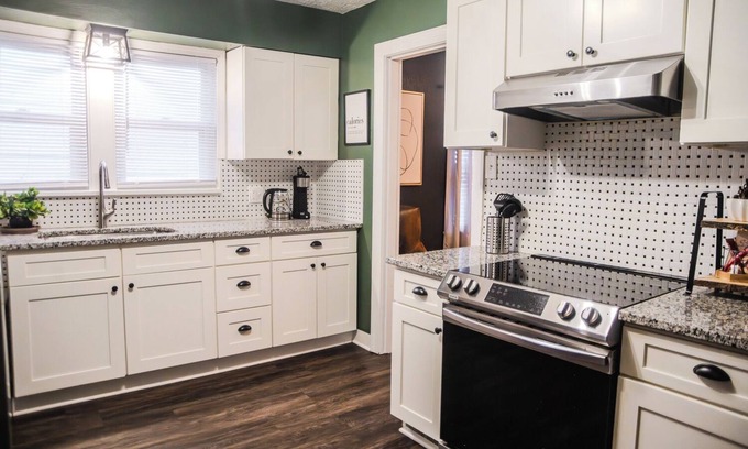 Dayton House | FauverSuite- Both units in duplex!