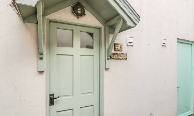 Whitby Cottage | FAWCET HOUSE, pet friendly, country holiday cottage in Whitby