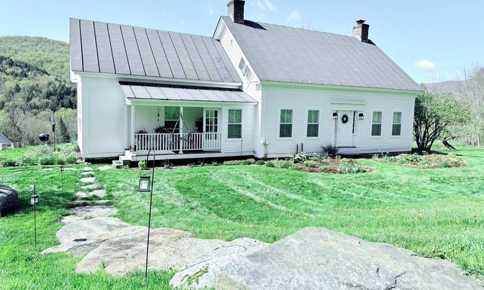 Moretown House | Fayston Farmhouse + 1850 Barn - Sugarbush Vermont Retreat
