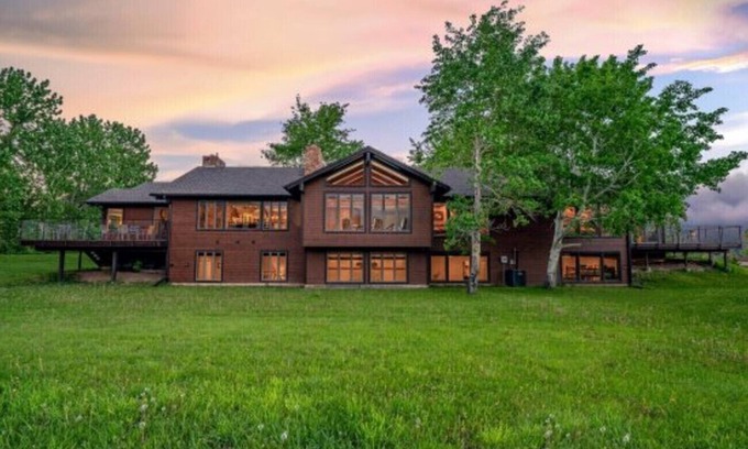 Red Lodge Ski Chalet | Featuring Hot Tub, WiFi and Minutes to Ski Hill