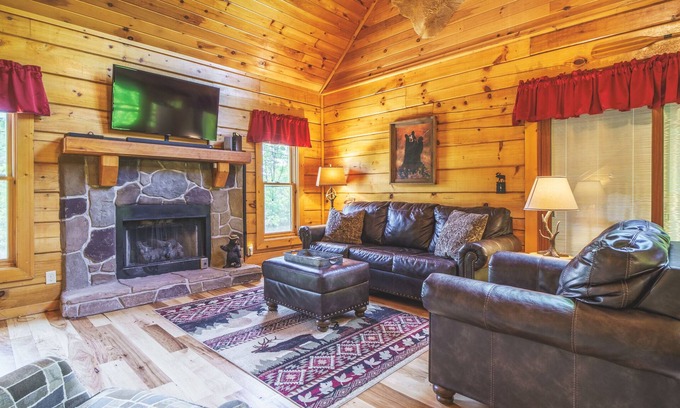 Sevierville Cabin | Feb/Mar Disc. Avail-Quiet/Private Cabin, HotTub, Pool Table/Arcade, Douglas Lake