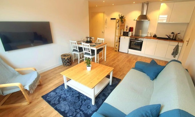 Annemasse Apartment | FEEL AT HOME - 1 min from train station modern renovated flat