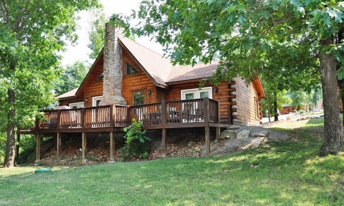 Branson Cedars Cabin | Feel at Home at Twin Pines | 3 Bed, 2 Bath