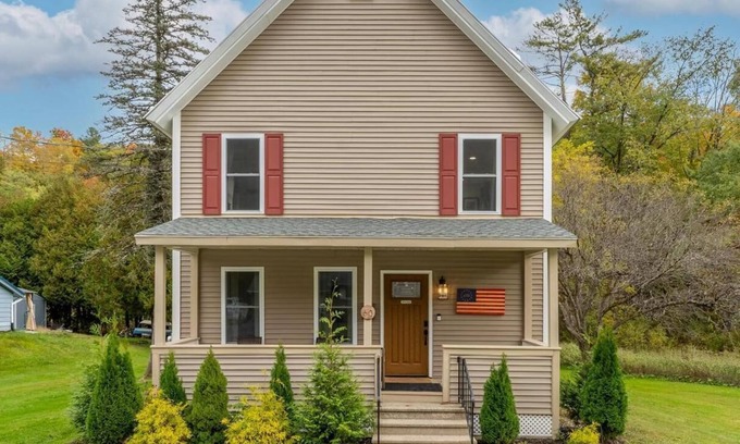 Proctor House | Feel the real VT! Fall foliage, hikes, foodie’s delight!