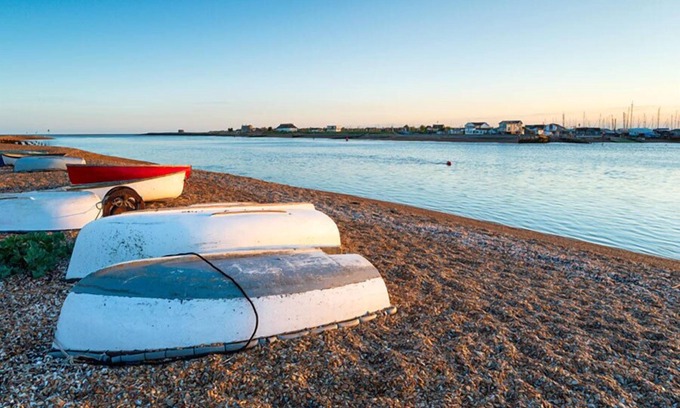 Felixstowe RV Rental | Felixstowe Beach Holiday Park Caravan