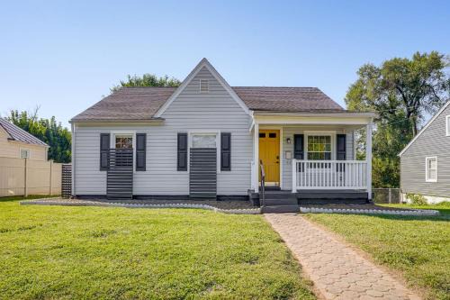 Elkton House | Fenced-In Yard Home 7 Mi to Shenandoah Natl Park