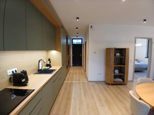 Pusztavacs Apartment | Fenyvesliget Apartmanok IV