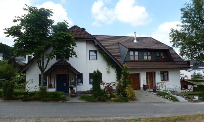 Brachthausen Apartment | Ferienwohnung für 2 Personen in Kirchhundheim